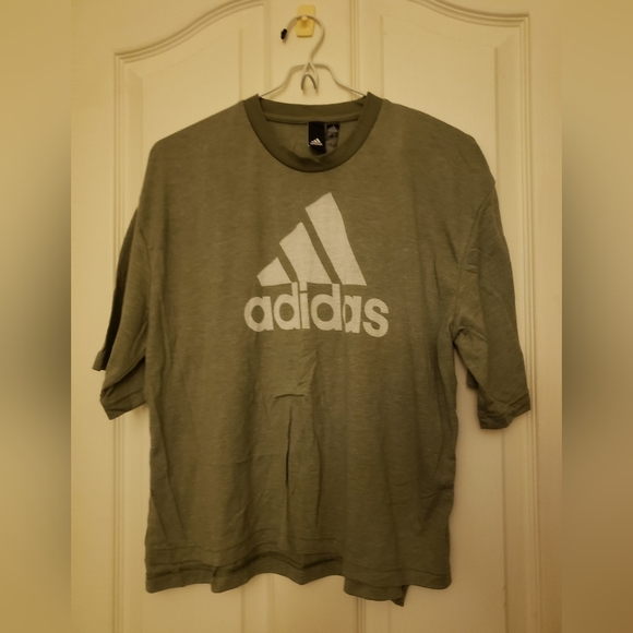 NWOT Adidas workout top - Picture 4 of 4